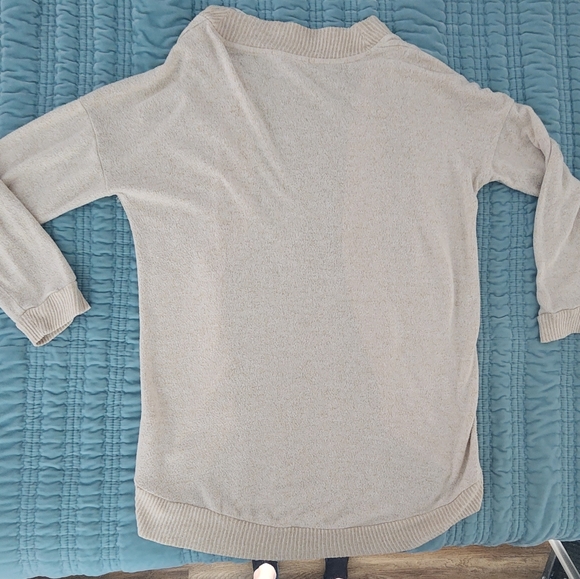 Beige 3/4 length sleeve cardigan Size Medium - Picture 2 of 4